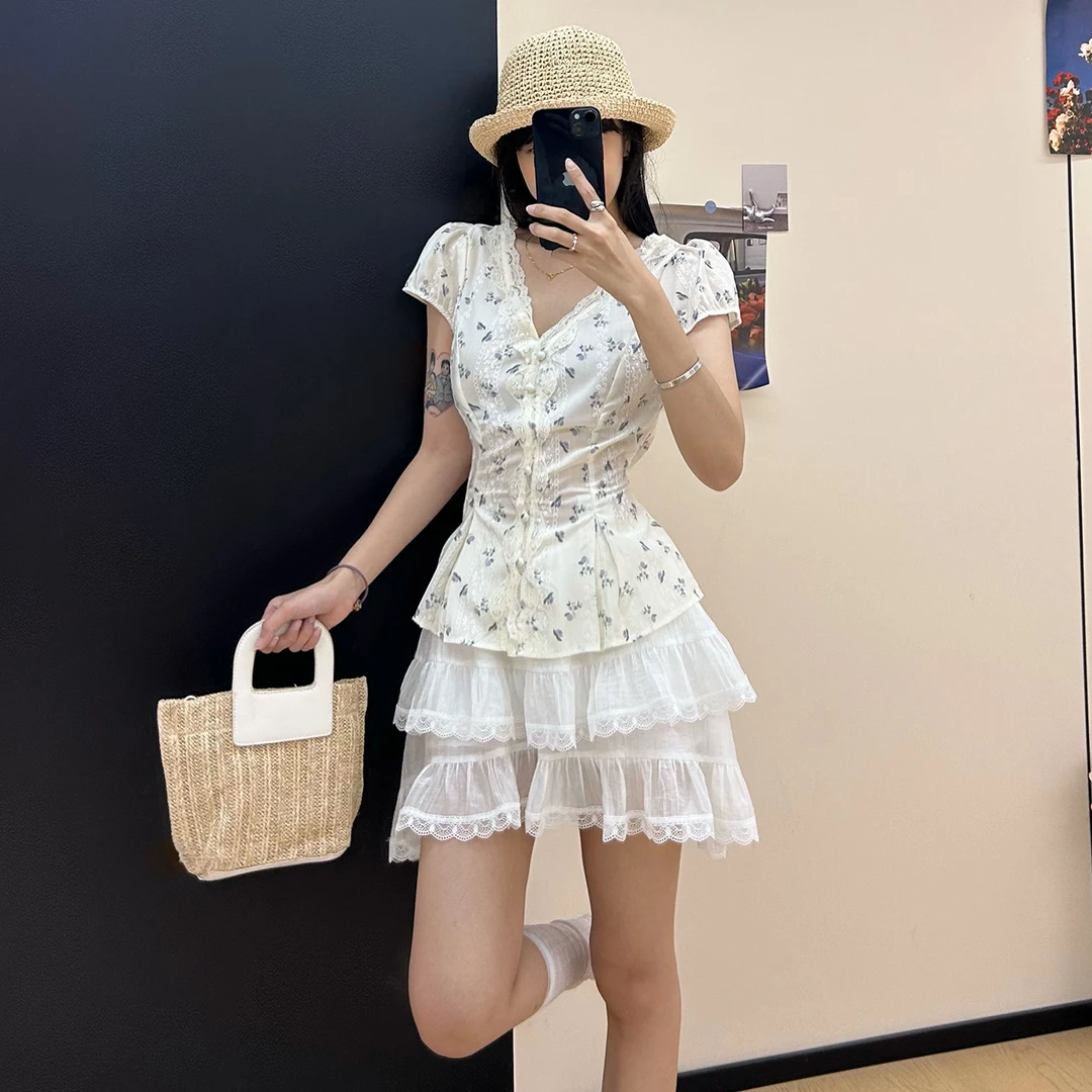 法式甜美茶歇V领蕾丝花边短袖衬衫女夏季刺绣碎花系带掐腰上衣