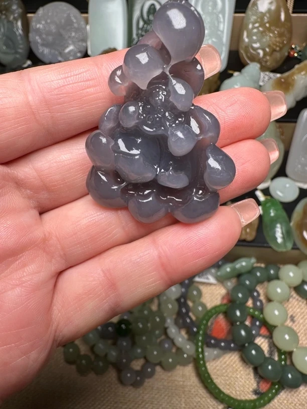 和田玉烟紫色荷花