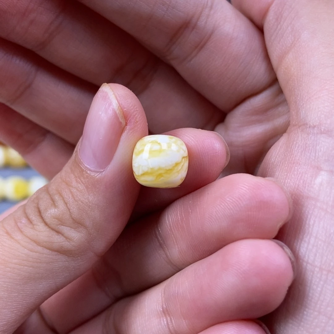 琥珀未镶嵌珠宝奇石/****/