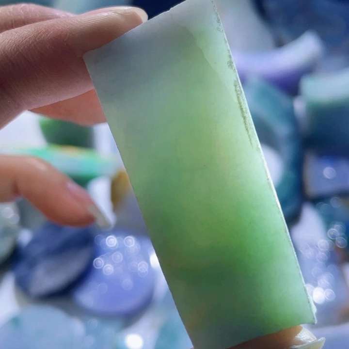 颈饰未镶嵌翡翠天然缅甸翡翠料子