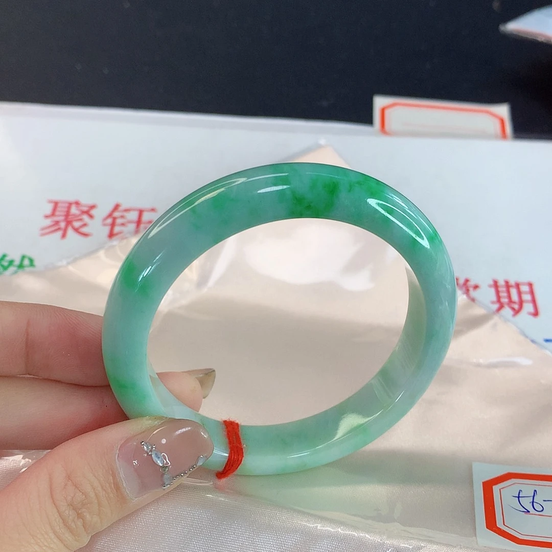 翡翠手镯未镶嵌天然翡翠A货073