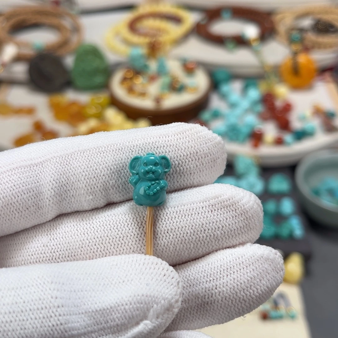 绿松石未镶嵌雕刻件鼠来宝