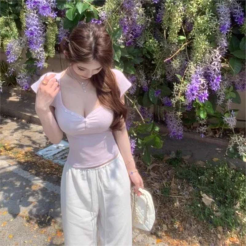 V领紫色福利款短袖T恤女夏季纯欲辣妹修身百搭时尚