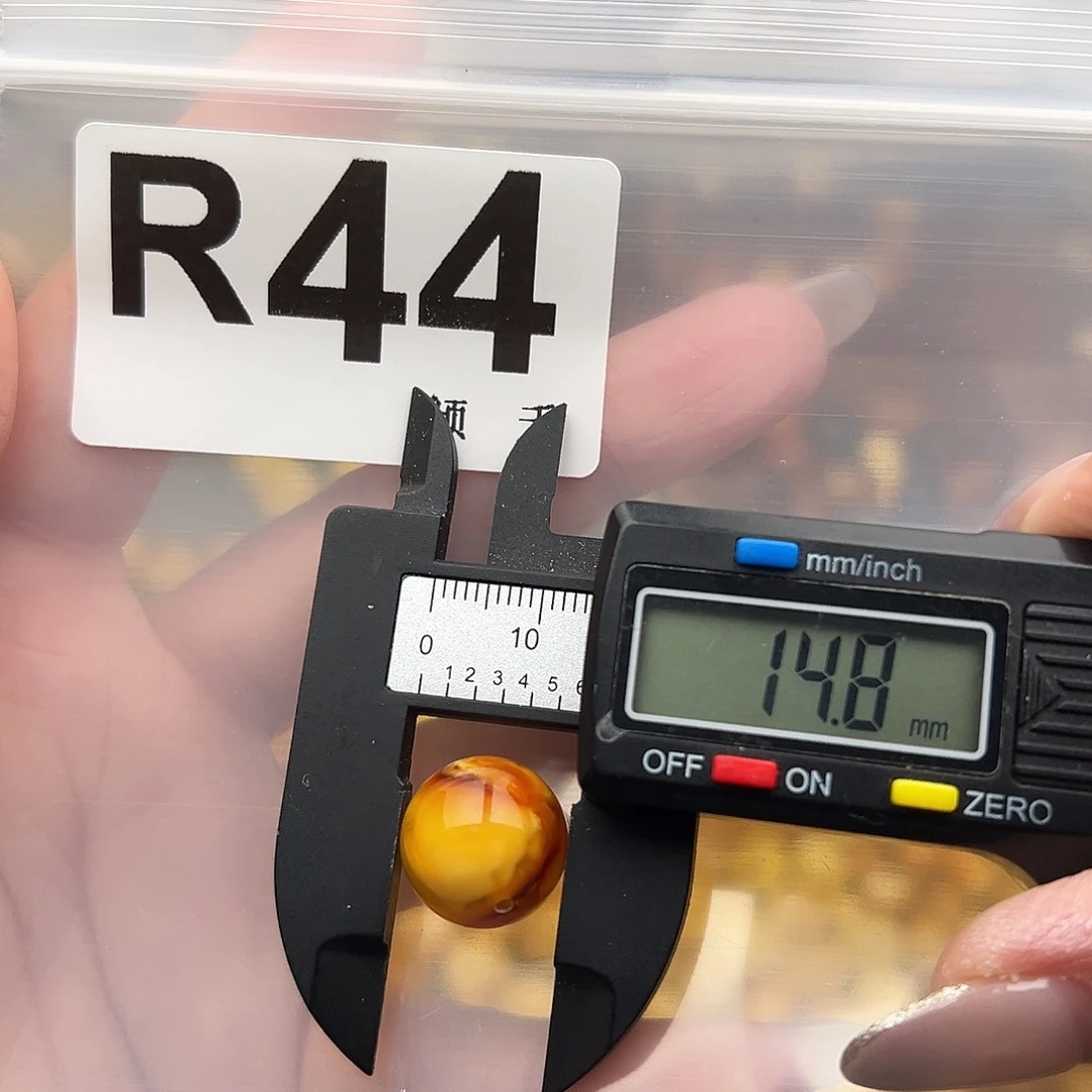 未镶嵌琥珀裸石14