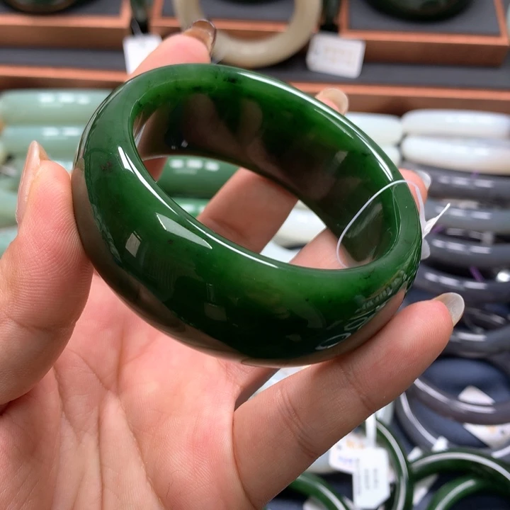 【闪购商品】未镶嵌手镯和田玉（碧玉）