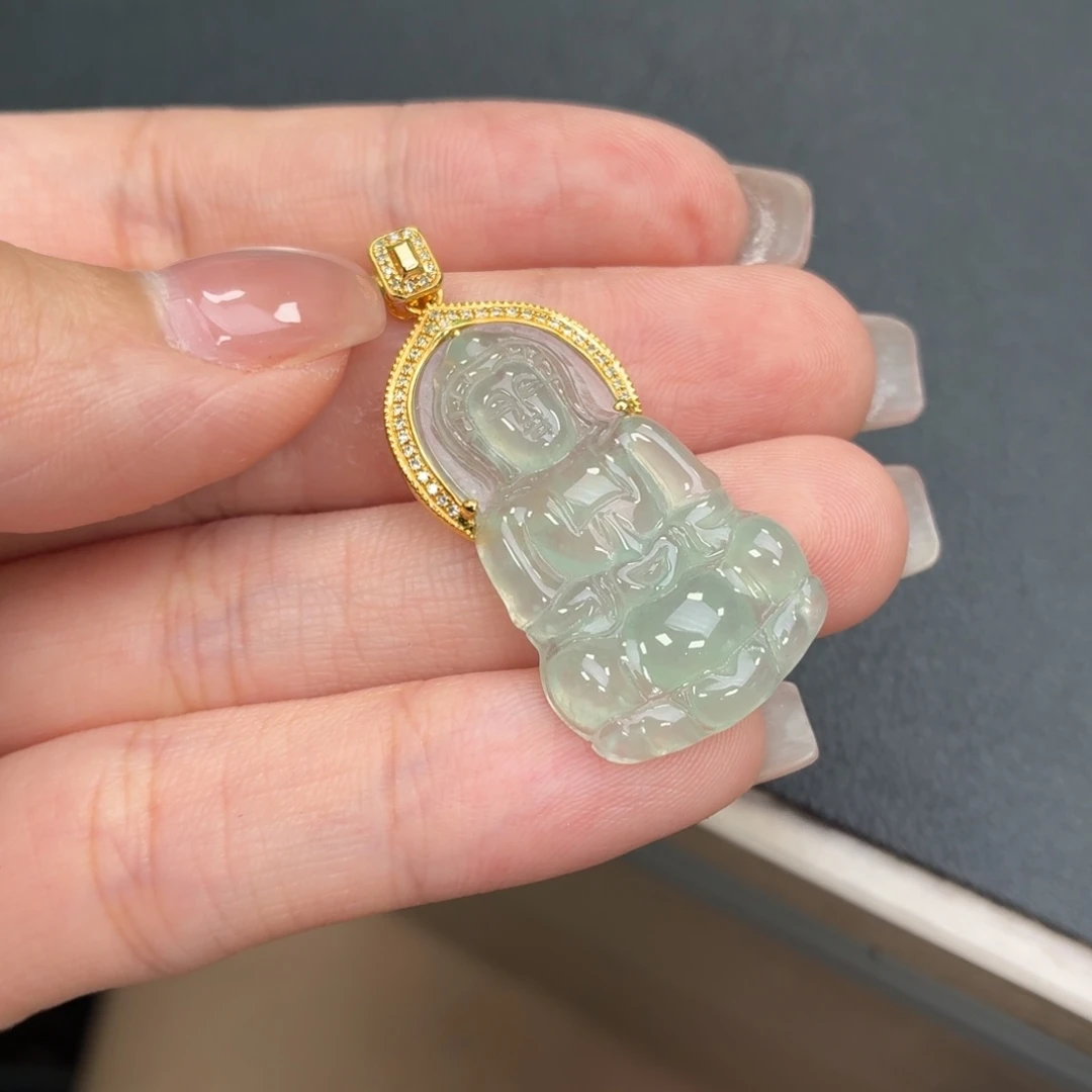 翡翠18K金镶嵌颈饰