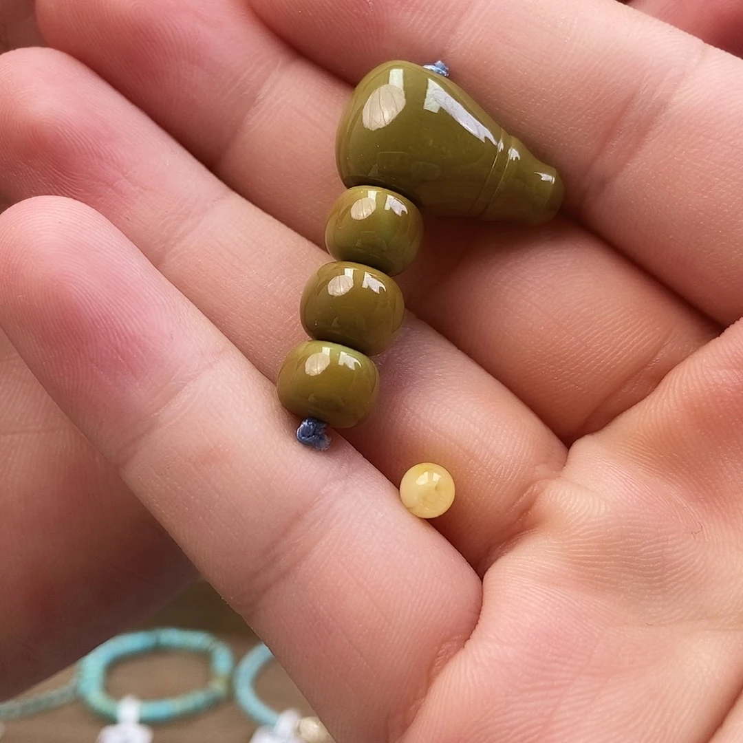 未镶嵌蜜蜡珠宝奇石