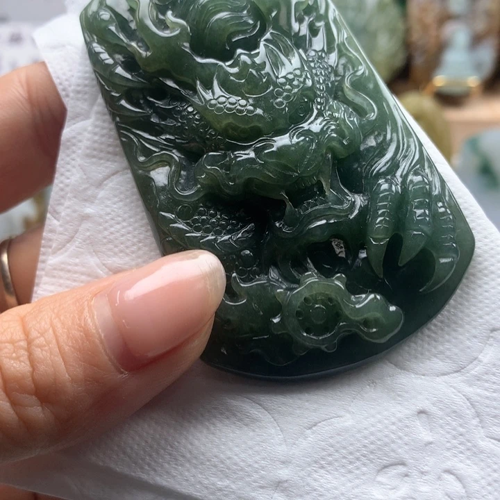 未镶嵌定制翡翠龙
