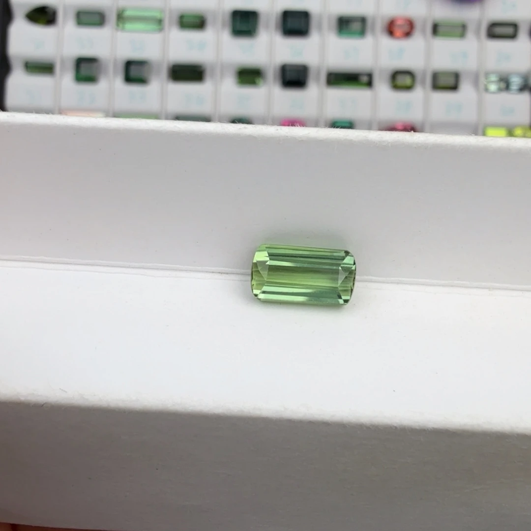 碧玺珠宝半成品未镶嵌天然薄荷绿2.58克拉