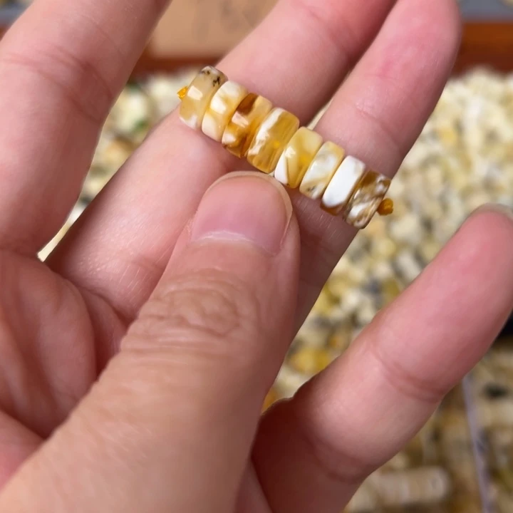 蜜蜡未镶嵌裸石8.5mm一组