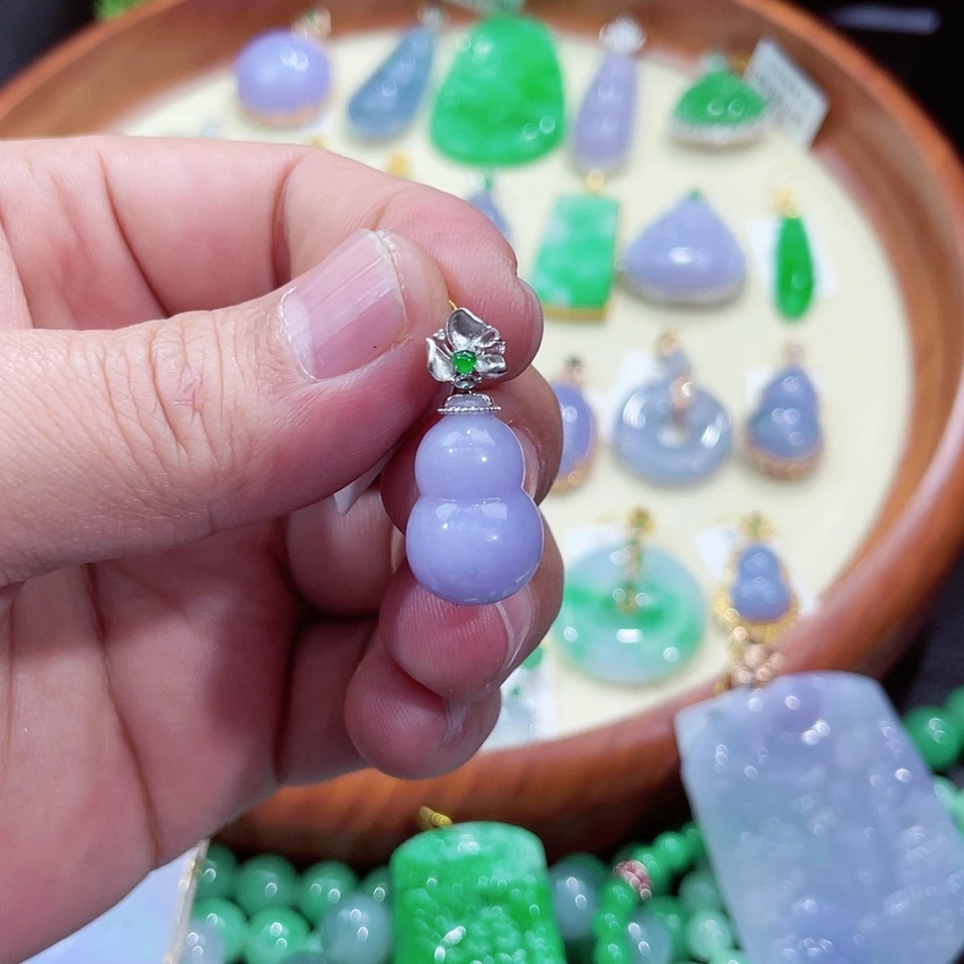 翡翠吊坠(不含链)18K金镶嵌