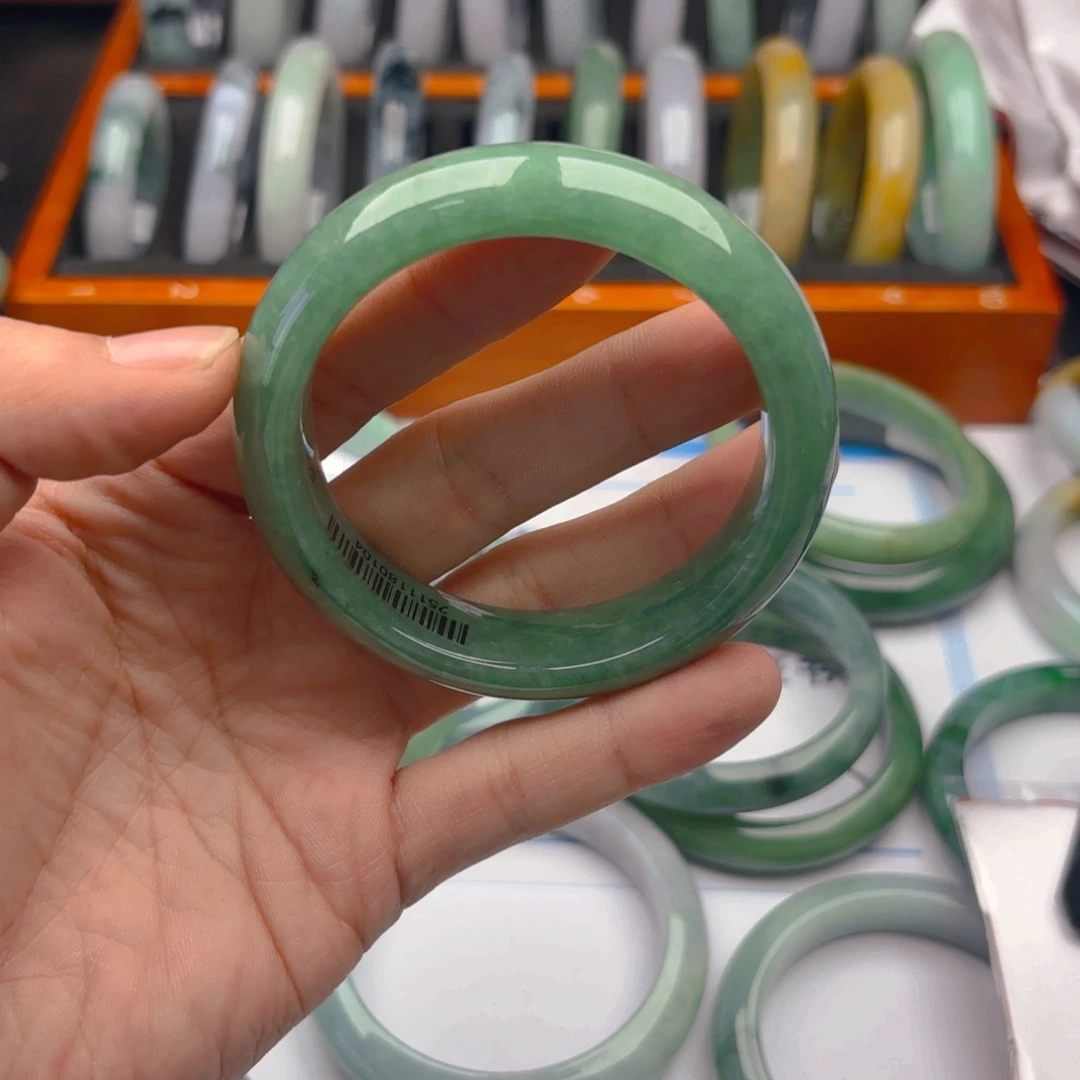 翡翠未镶嵌手镯5859x8. 75