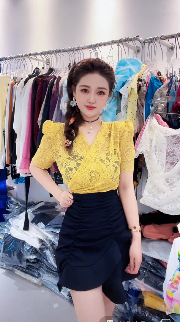 霖  【花样蕾丝】设计师纯色百搭V领蕾丝