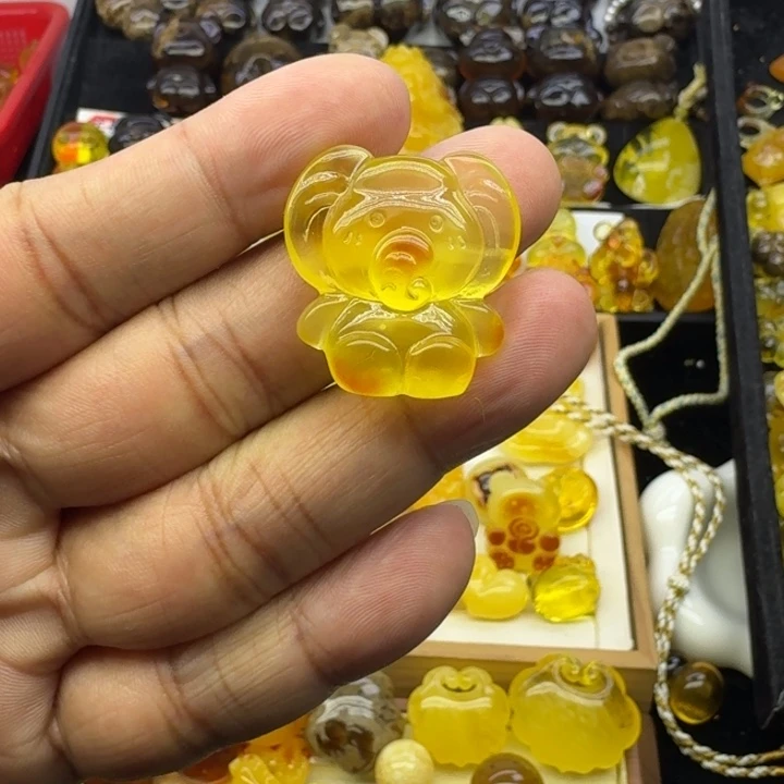 蜜蜡未镶嵌颈饰小大象