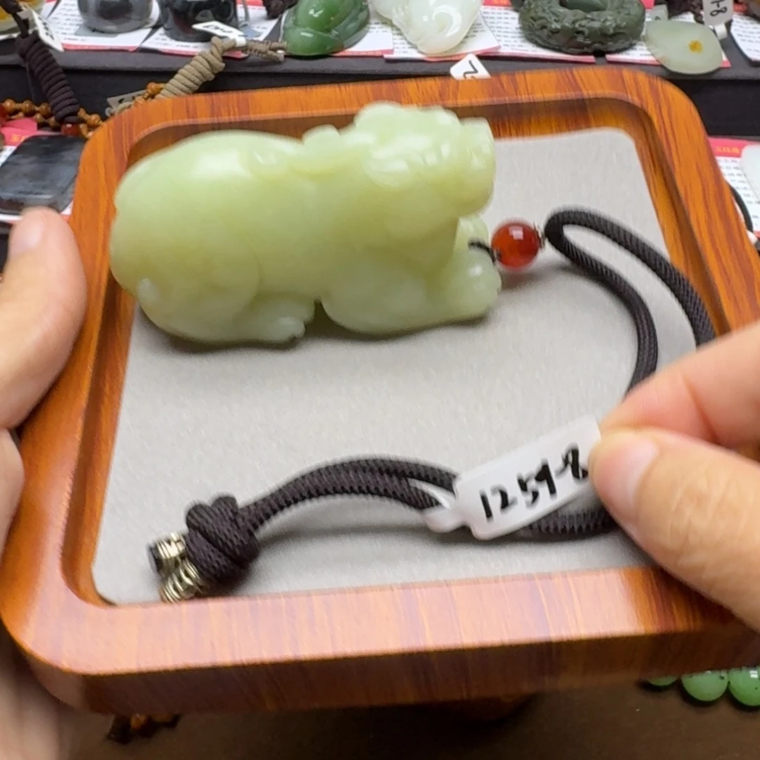 昵***置和田玉未镶嵌把件