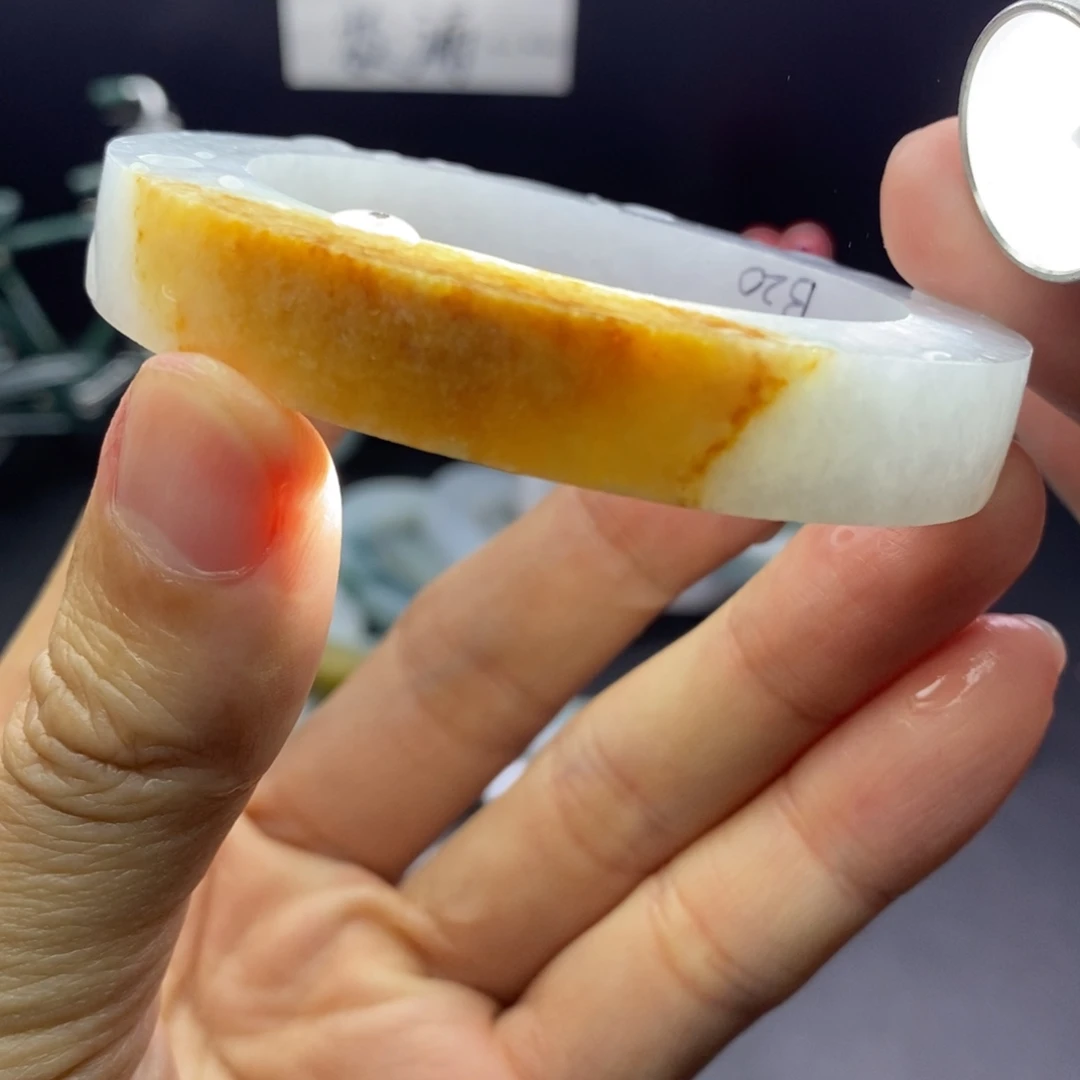 定制翡翠未镶嵌手镯