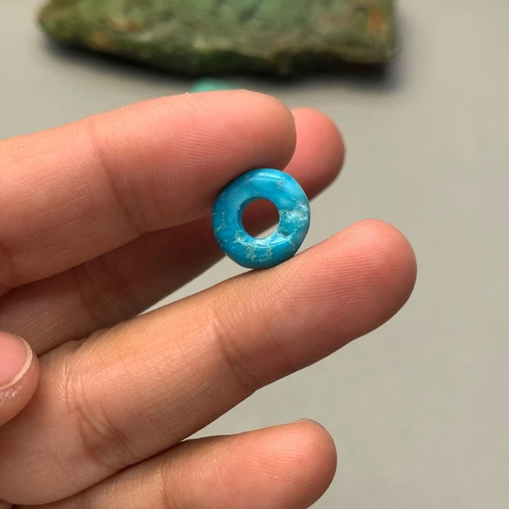 绿松石颈饰未镶嵌