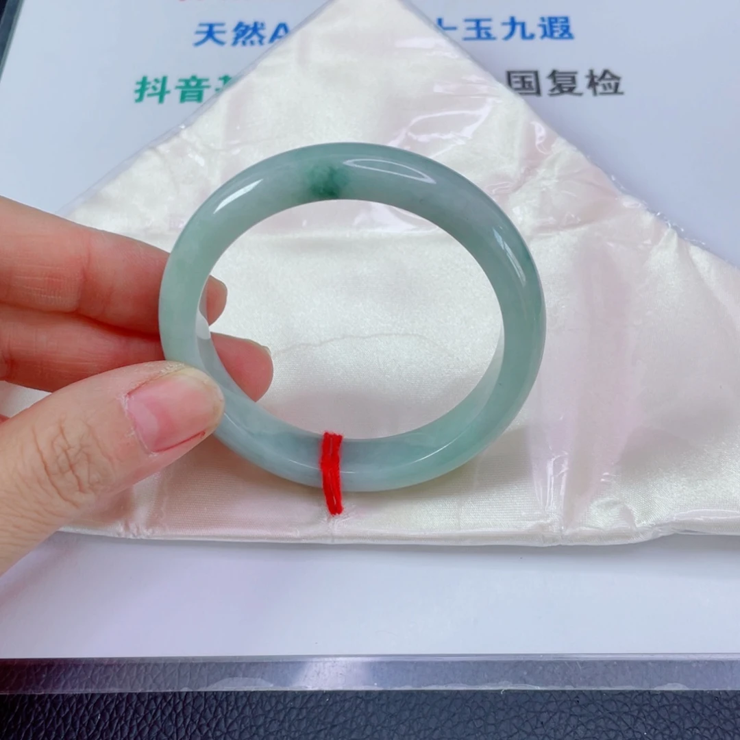翡翠手镯未镶嵌冰*天然