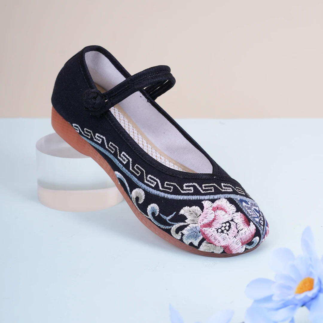 新款软底透气圆头舞蹈鞋中国风刺绣绣花布鞋妈妈鞋1915-128