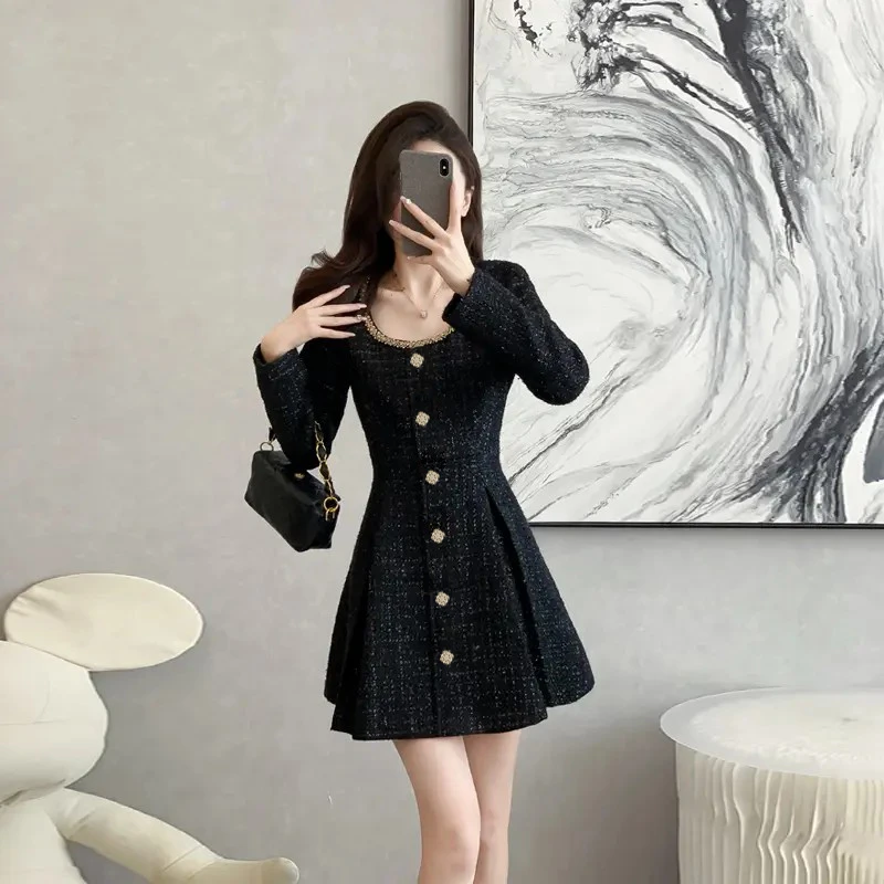 【有里布】赫本小香风圆领长袖黑色连衣裙内搭女秋季短款裙子D3854