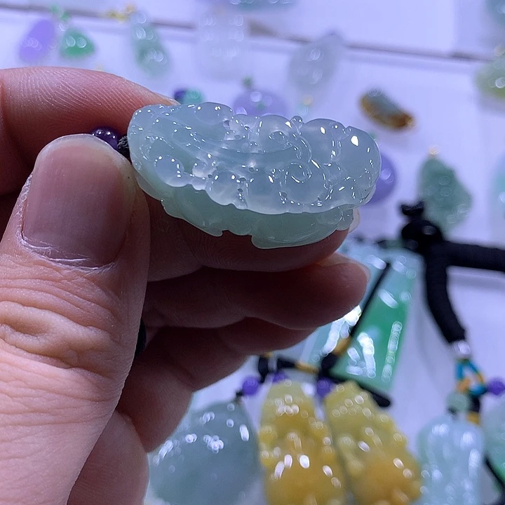 翡翠颈饰未镶嵌天然翡翠A货吊坠