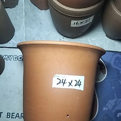 红泥特大金钟一个