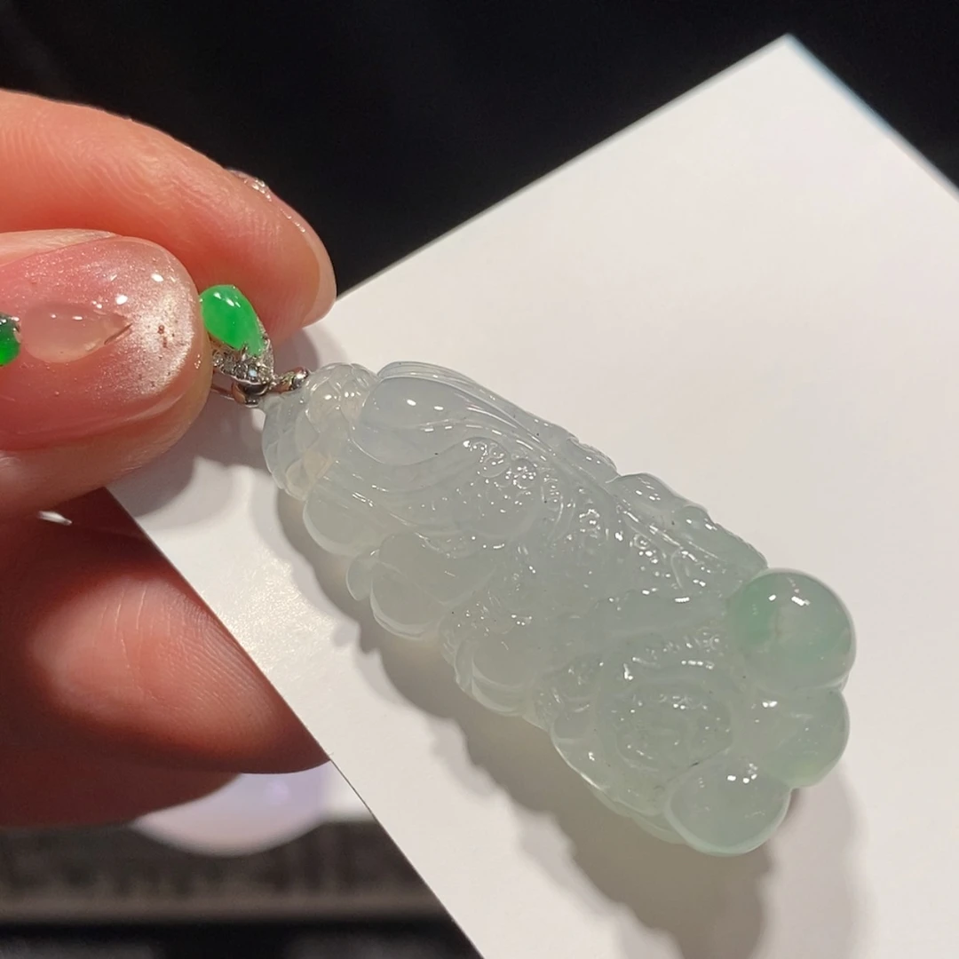 【闪购商品】翡翠颈饰18K金镶嵌吊坠