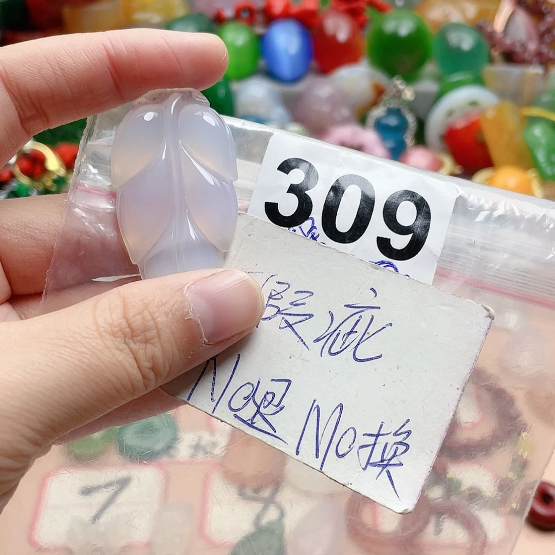 合金颈饰玛瑙/玉髓卿**?