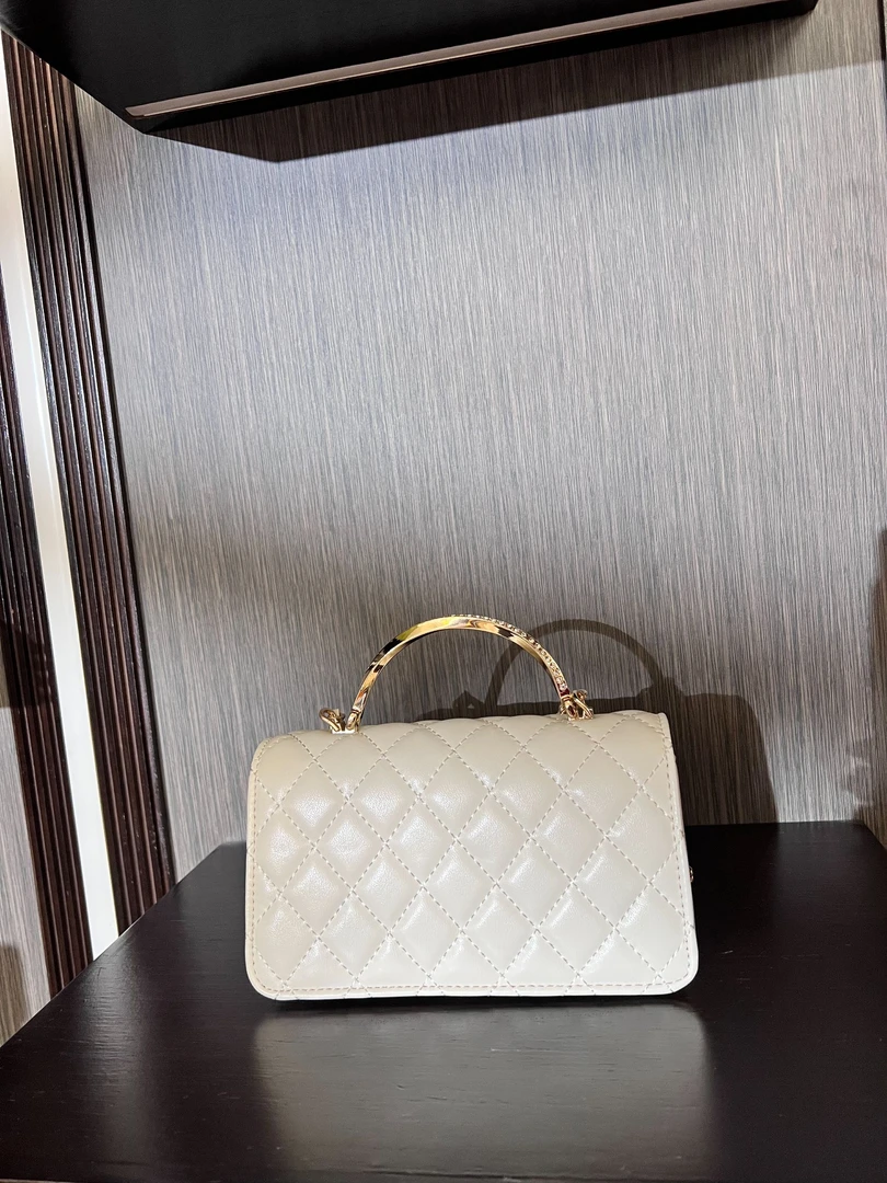 102小方包跨境风潮耐磨磁扣斜挎包小香风白色女士通勤风