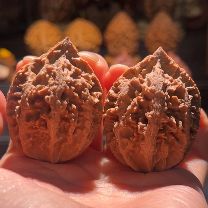 文玩核桃吊坠蚂蚁纹64浮黄