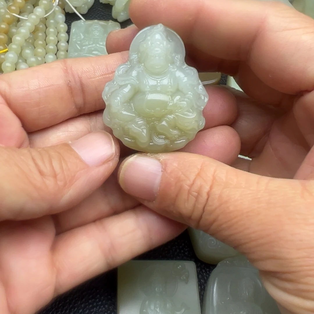 a***s和田玉（糖玉）未镶嵌吊坠(不含链)