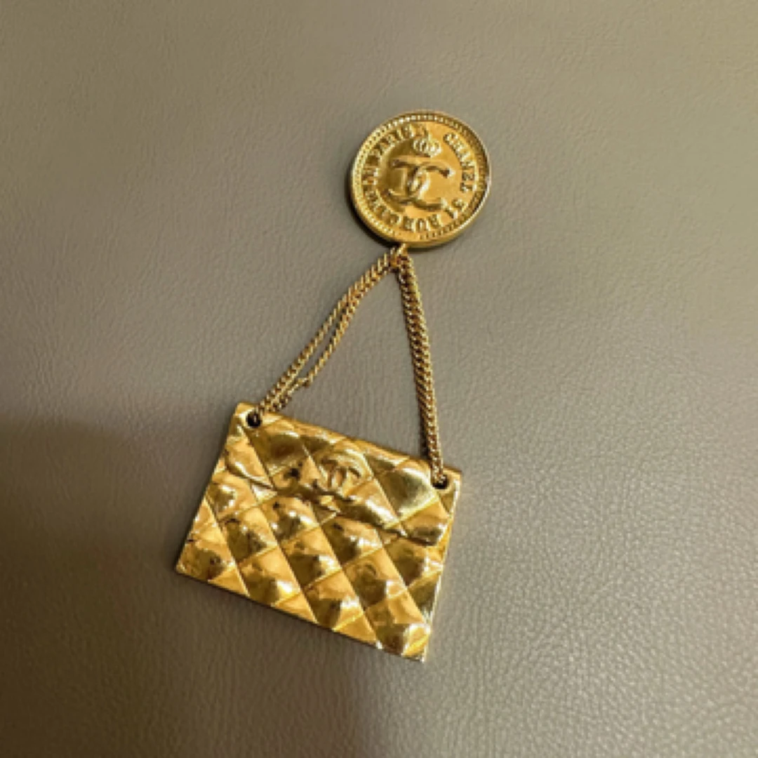 95新 Chanel/香奈儿 中古浓金色菱格cf书包胸针复古经典气质小众