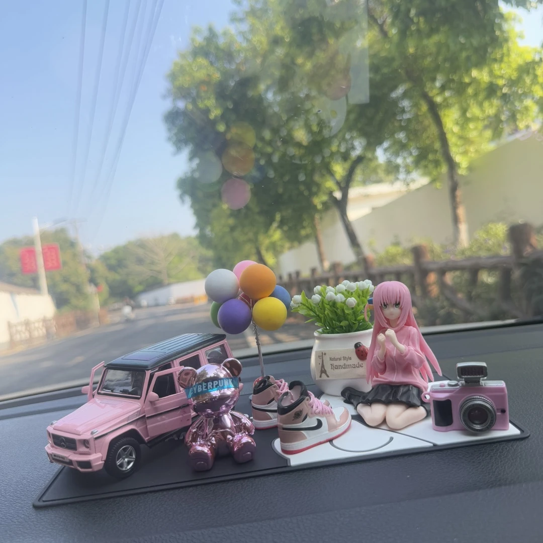 可爱小熊车载摆件二次元动漫孤独摇滚坐姿手办美少女模型车内装饰