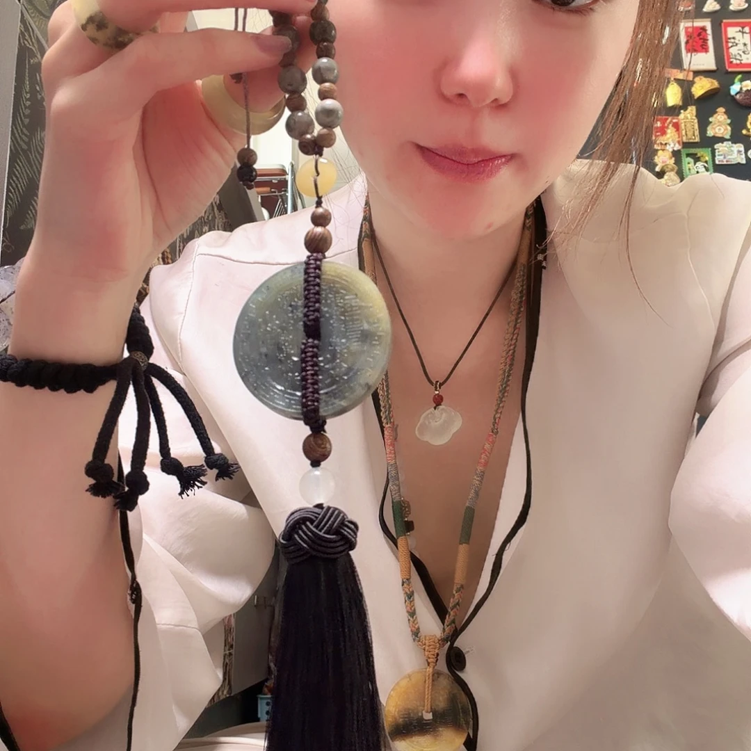 岫玉未镶嵌山鬼花钱