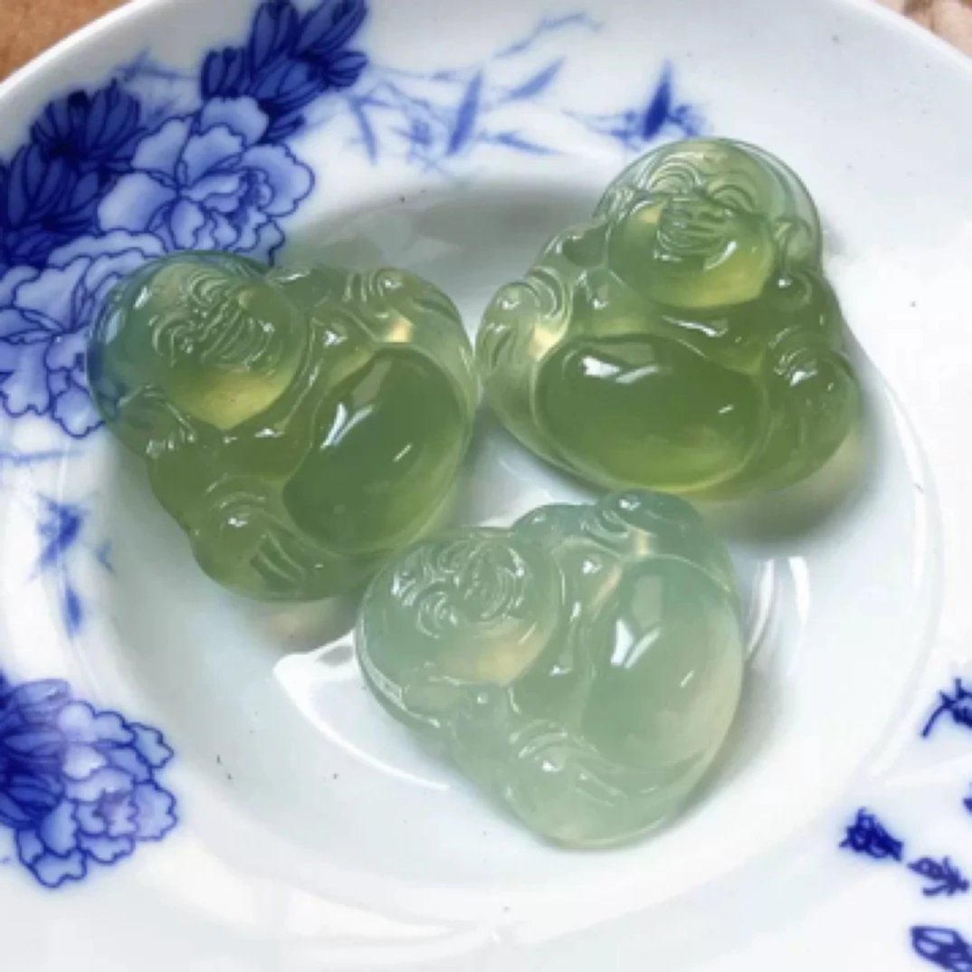 天然正品岫玉吊坠玉佛保平安挂件。拍一发一