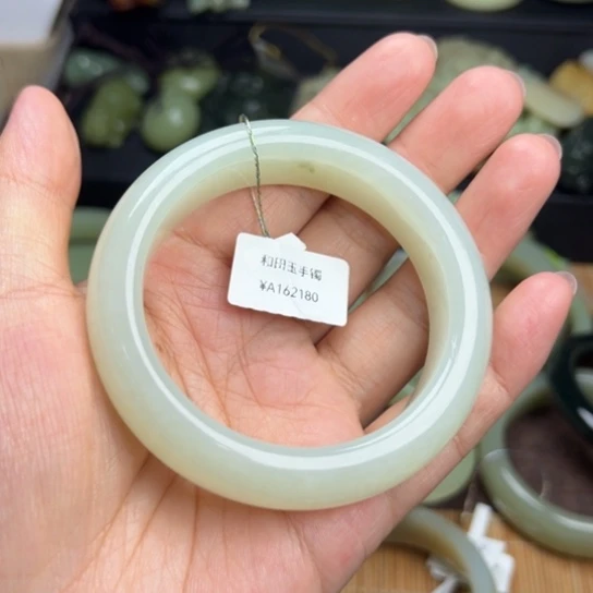 和田玉手镯未镶嵌心**空