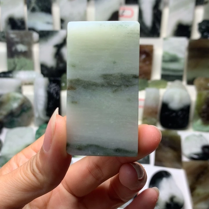 独山玉未镶嵌颈饰