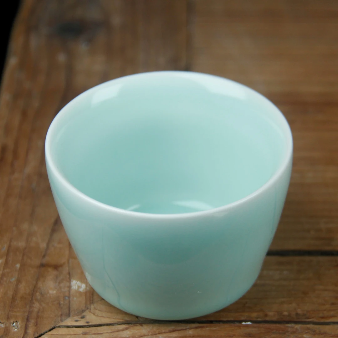 龙泉青瓷弟窑粉青直壁杯