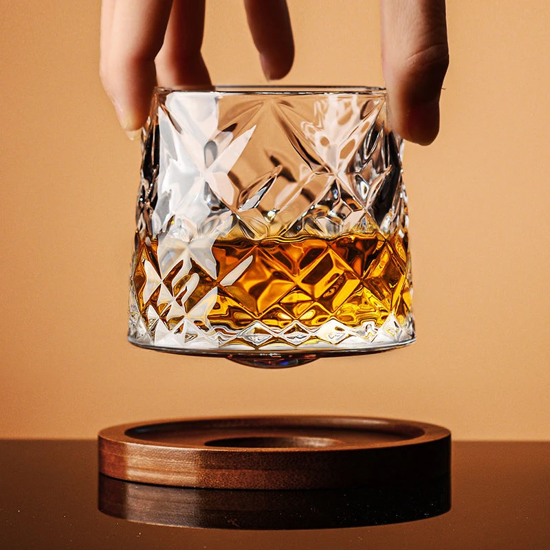 威士忌酒杯轻奢高档转转水晶高级托盘旋转啤酒杯家用高颜值洋酒杯