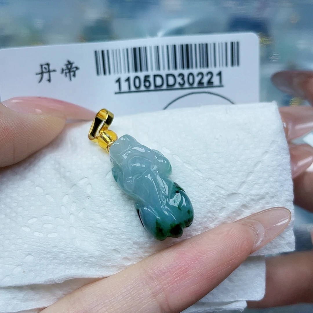 吊坠(不含链)未镶嵌翡翠好****！