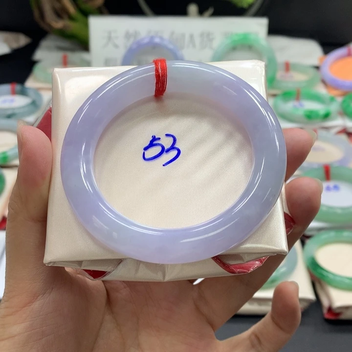 翡翠手镯未镶嵌翡翠