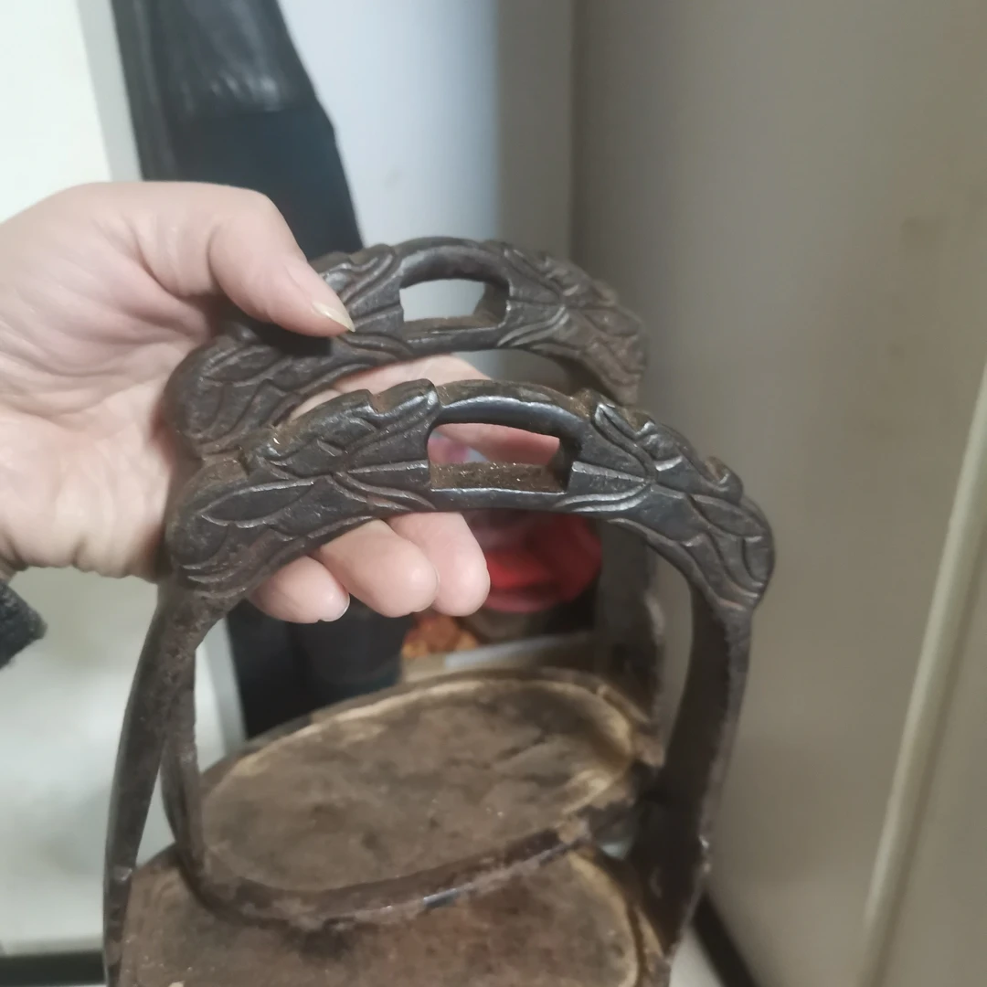 一件铁马蹬子，商品如图