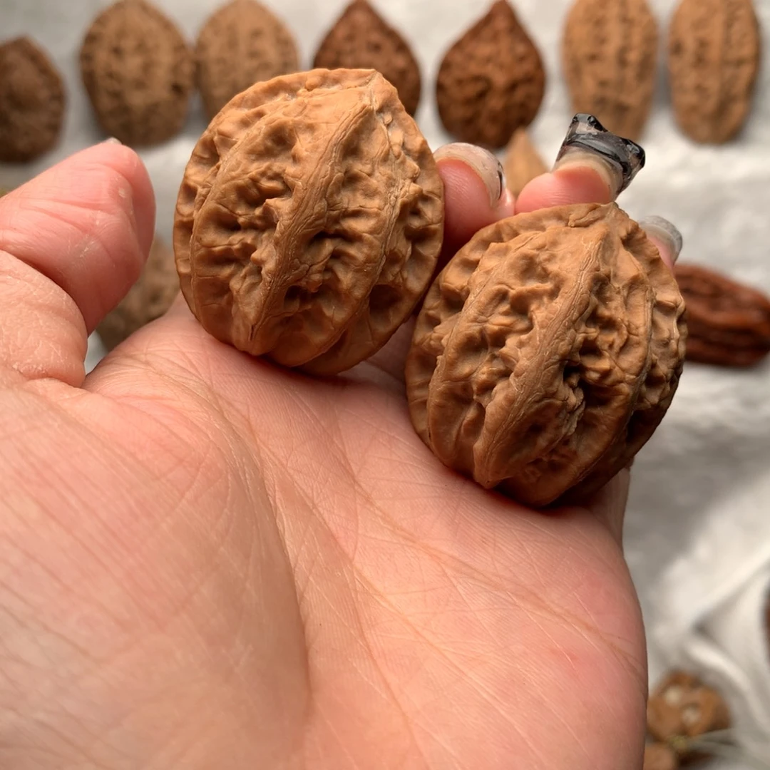 文玩核桃吊坠发***儿小武核桃8棱