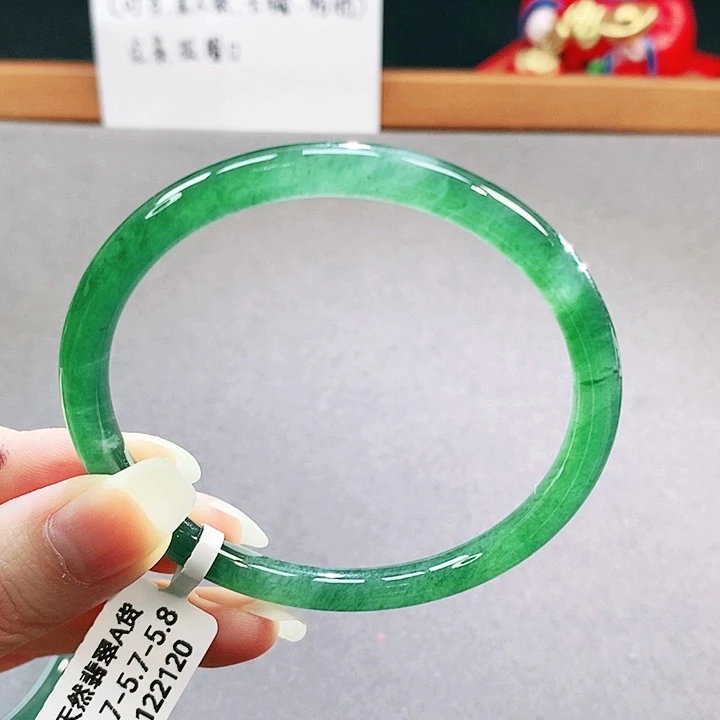 翡翠未镶嵌手镯（圆镯）