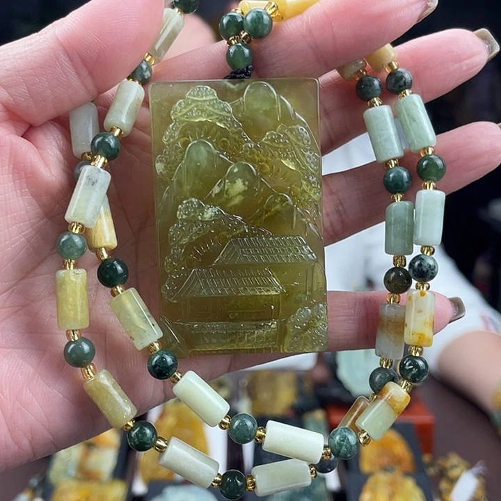 蛇纹石玉未镶嵌颈饰