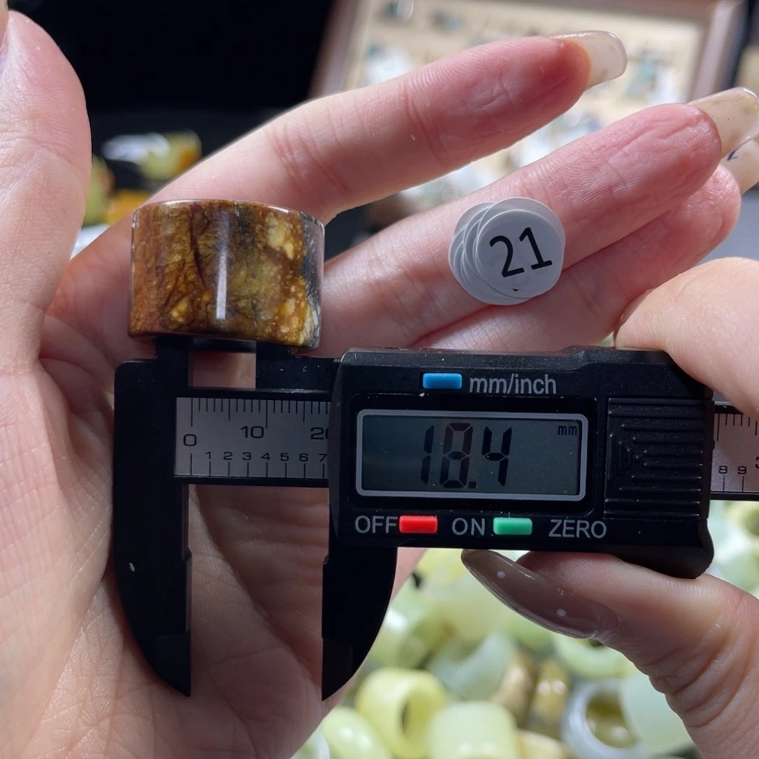 蛇纹石玉未镶嵌戒指