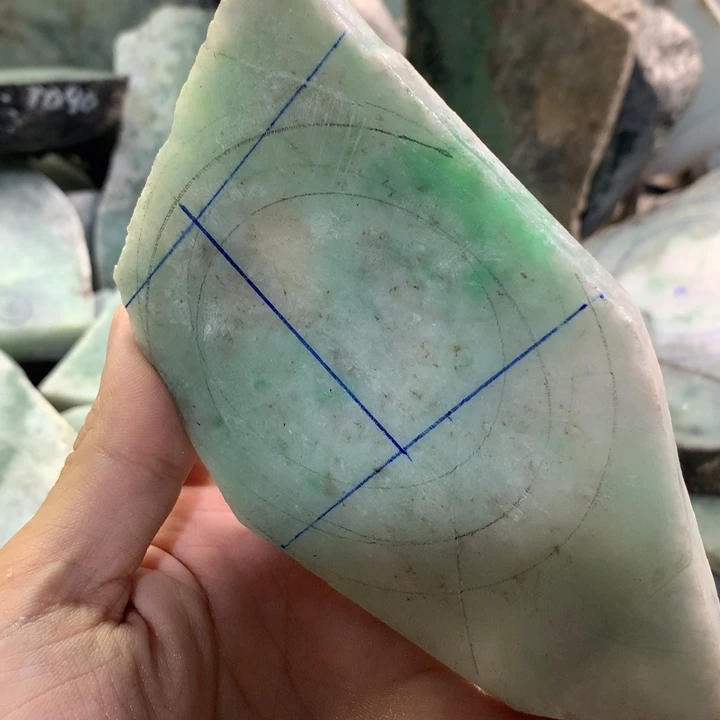 翡翠裸石29号取牌子带色花