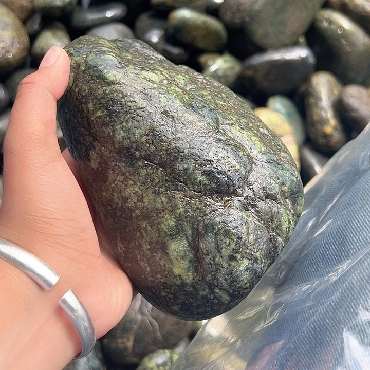 慕***安蛇纹石玉未镶嵌西藏藏玉药王石