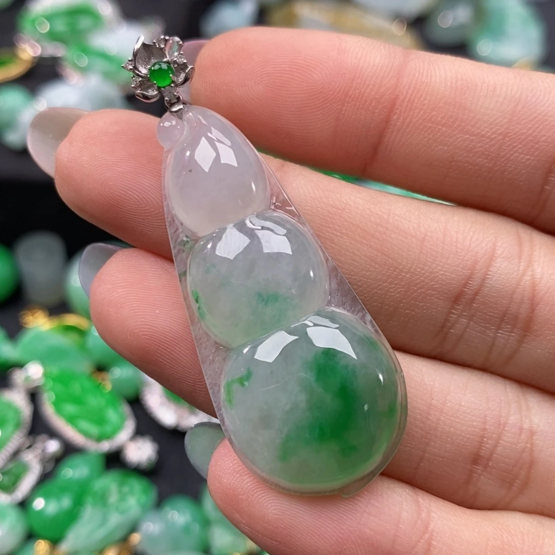 翡翠颈饰18K金镶嵌翡翠