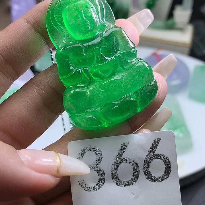 翡翠未镶嵌吊坠(赠链)